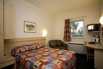 Hotel Road International Airport